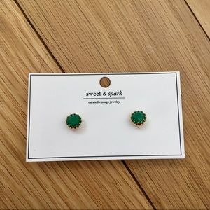 Vintage 90s Green Stud Earrings with Gold Metal